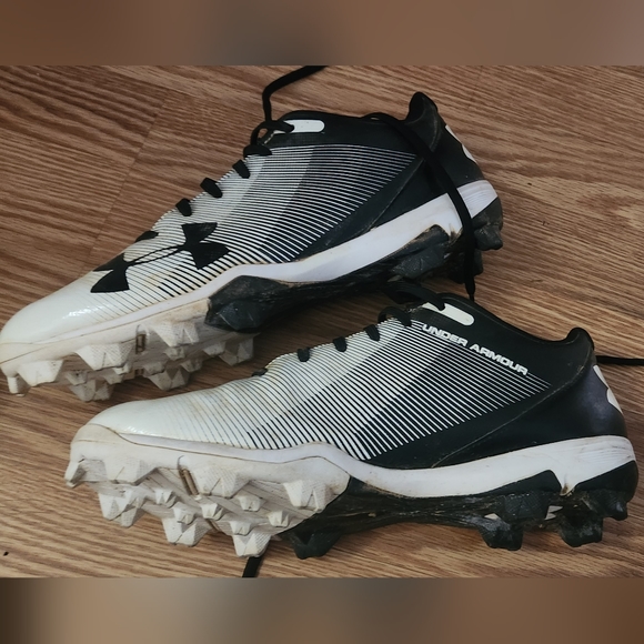 Under Armour cleats - Picture 2 of 2
